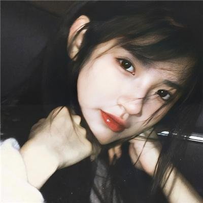 捷运上的女孩